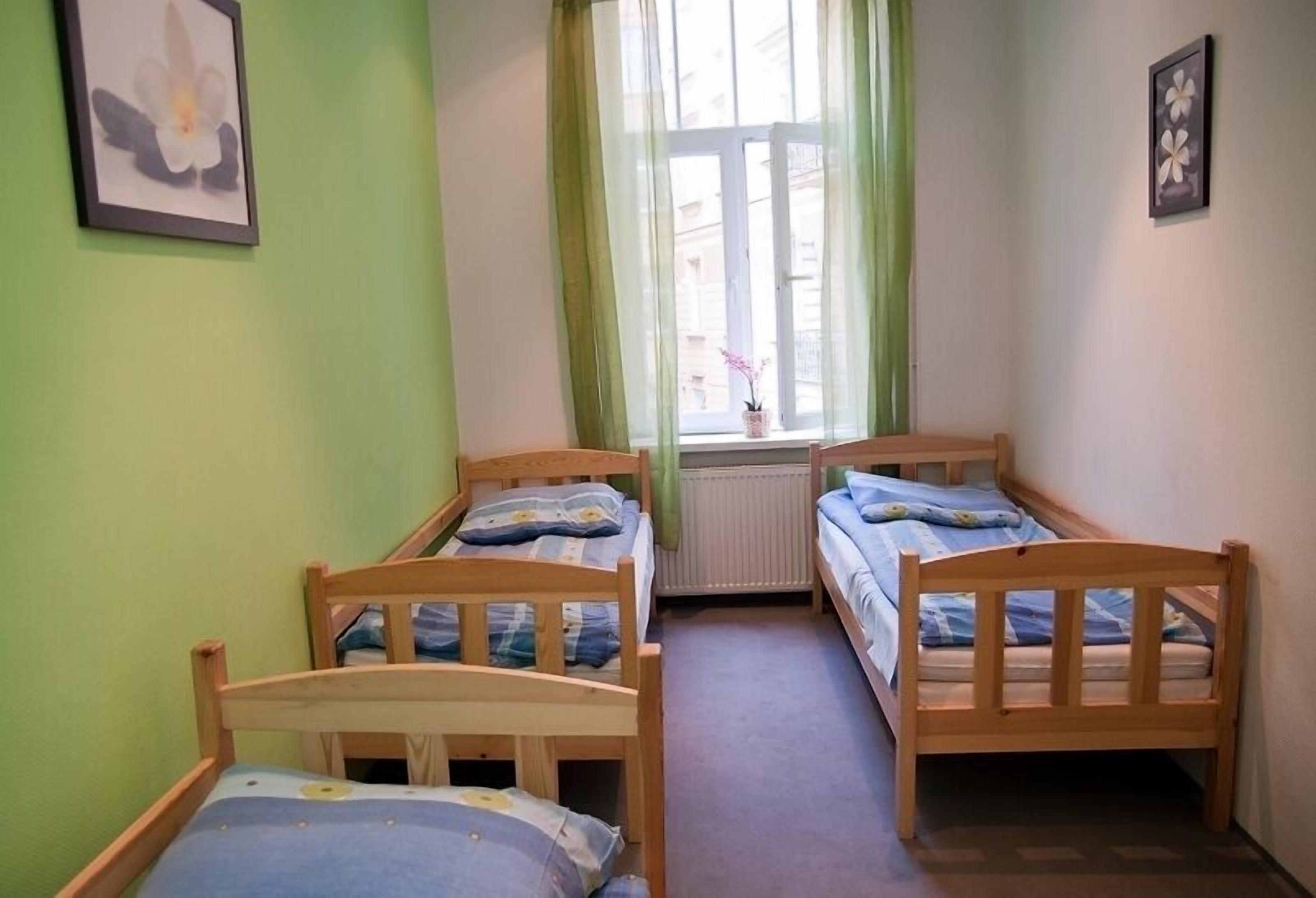 Hostel Yellow - Krakow — Photos 1